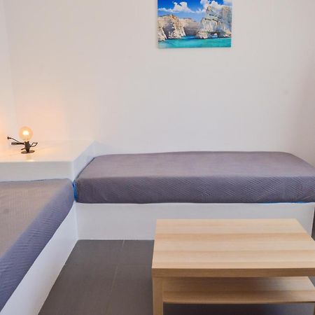 Tzoka'S Apartments Adámas Eksteriør bilde