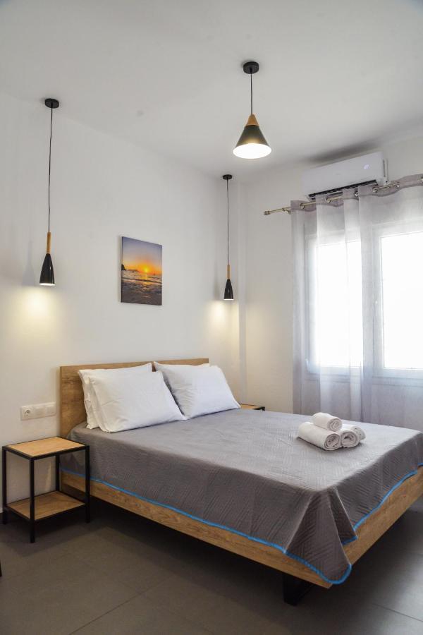 Tzoka'S Apartments Adámas Eksteriør bilde