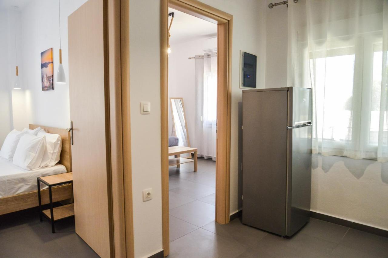 Tzoka'S Apartments Adámas Eksteriør bilde